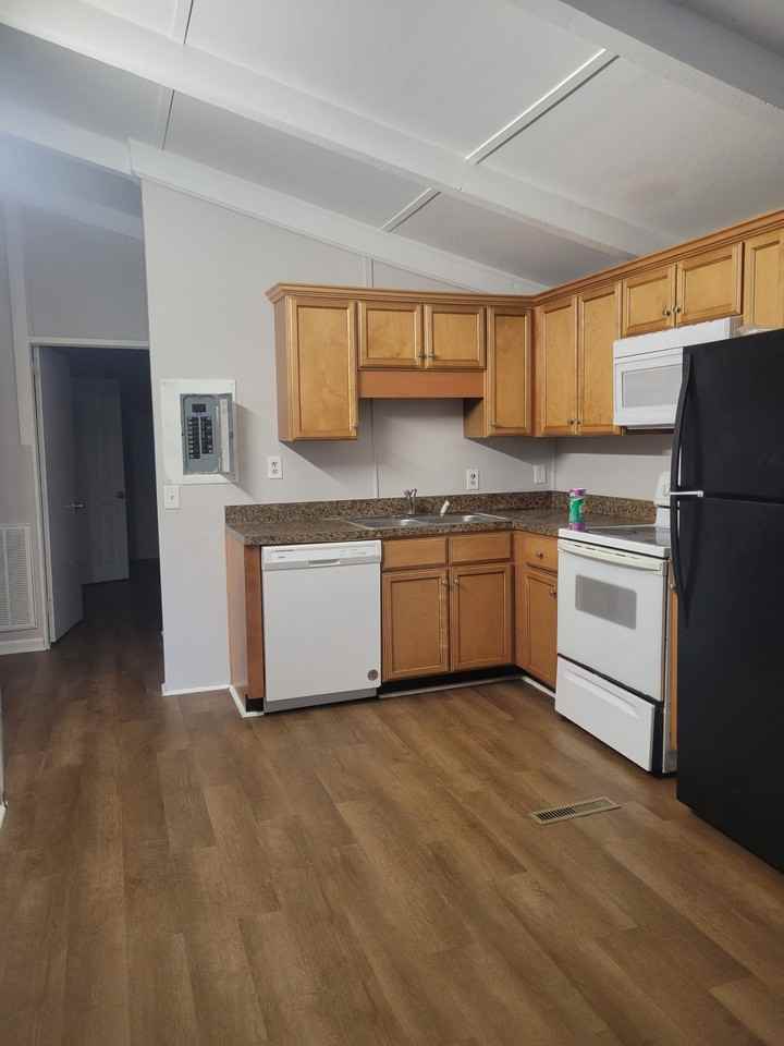 2161 Bingham Dr #1 - Photo 7 of 10