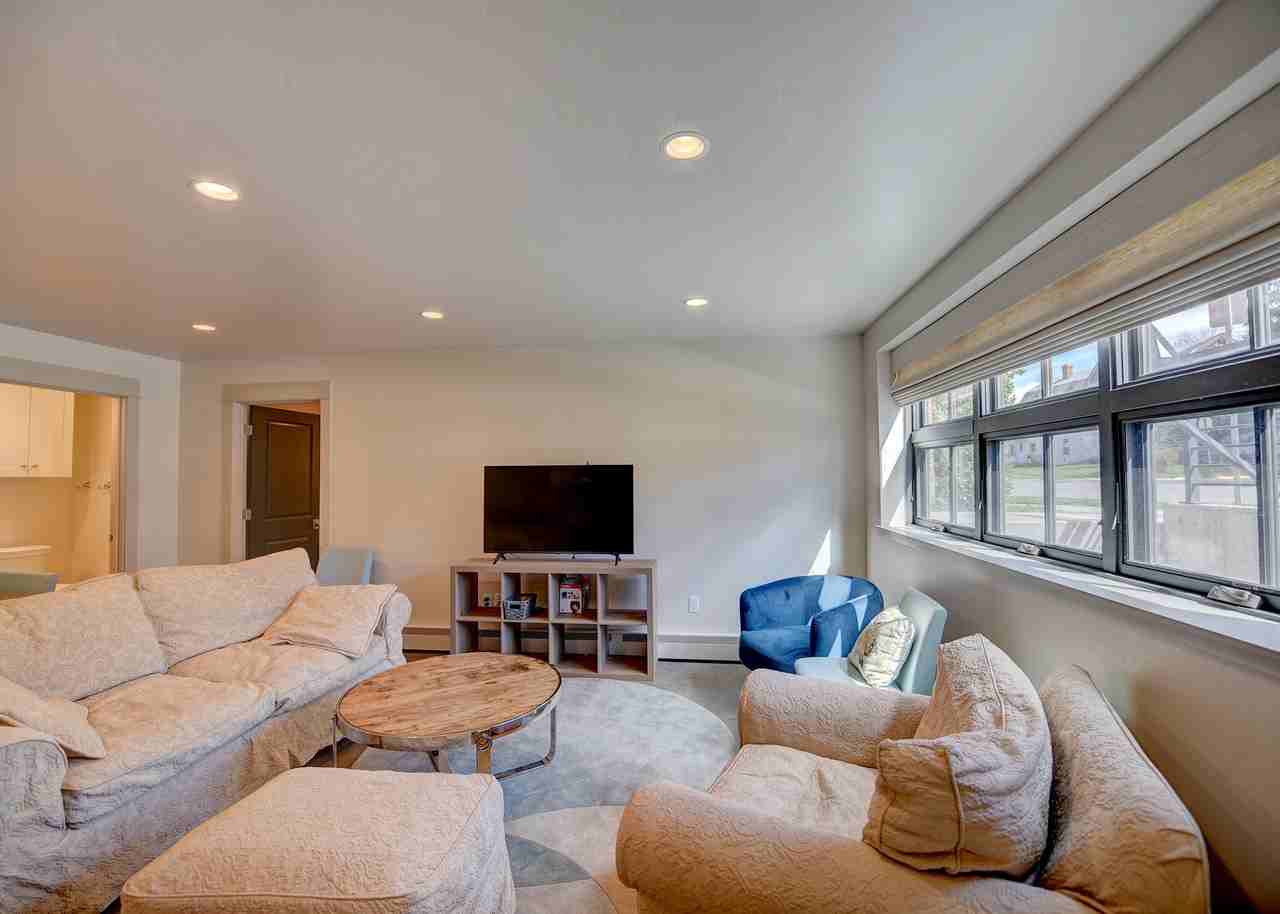 201 N Black Ave #B - Photo 2 of 11