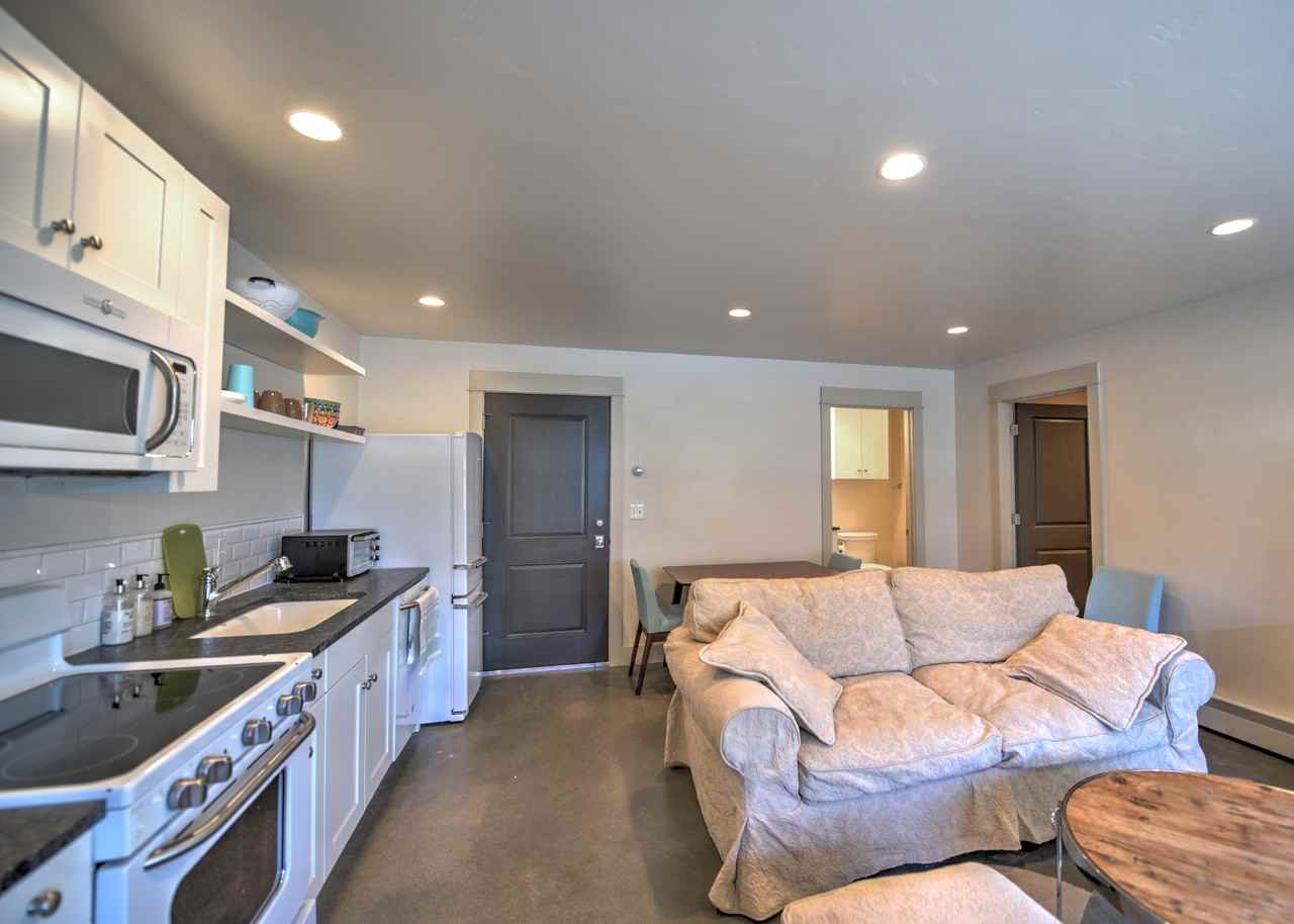 201 N Black Ave #B - Photo 3 of 11