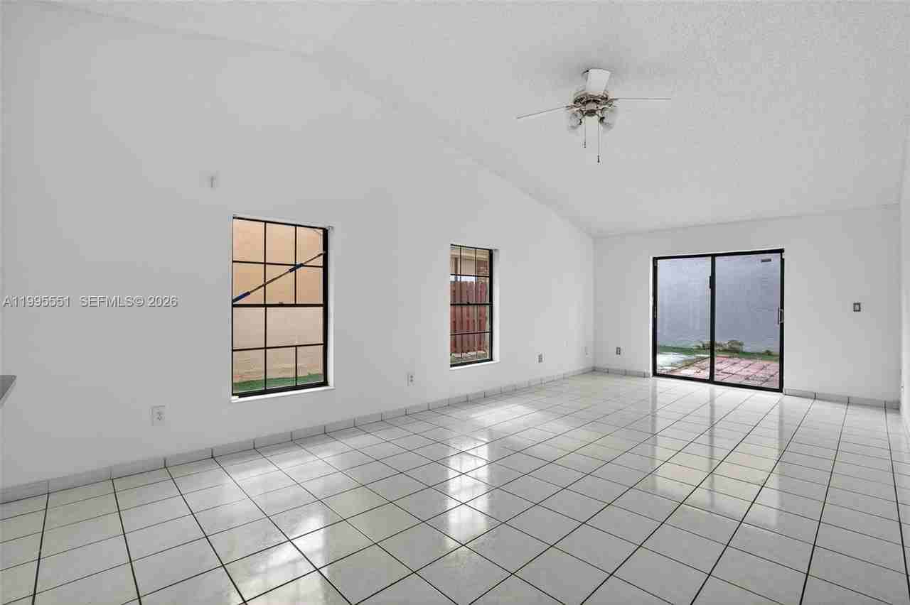 14722 Southwest 110th Terrace #0 - Photo 5 of 37