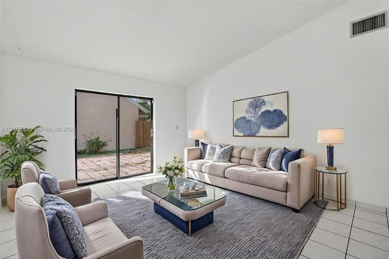 14722 Southwest 110th Terrace #0 - Photo 7 of 37