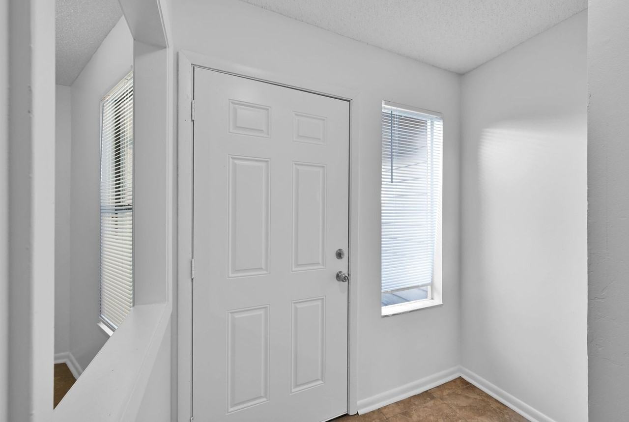 4317 Windergate Ct - Photo 5 of 25