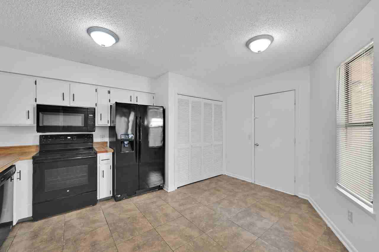 4317 Windergate Ct - Photo 6 of 25