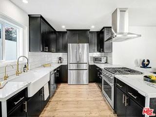 7425 W 88th Pl - Photo 3 of 8