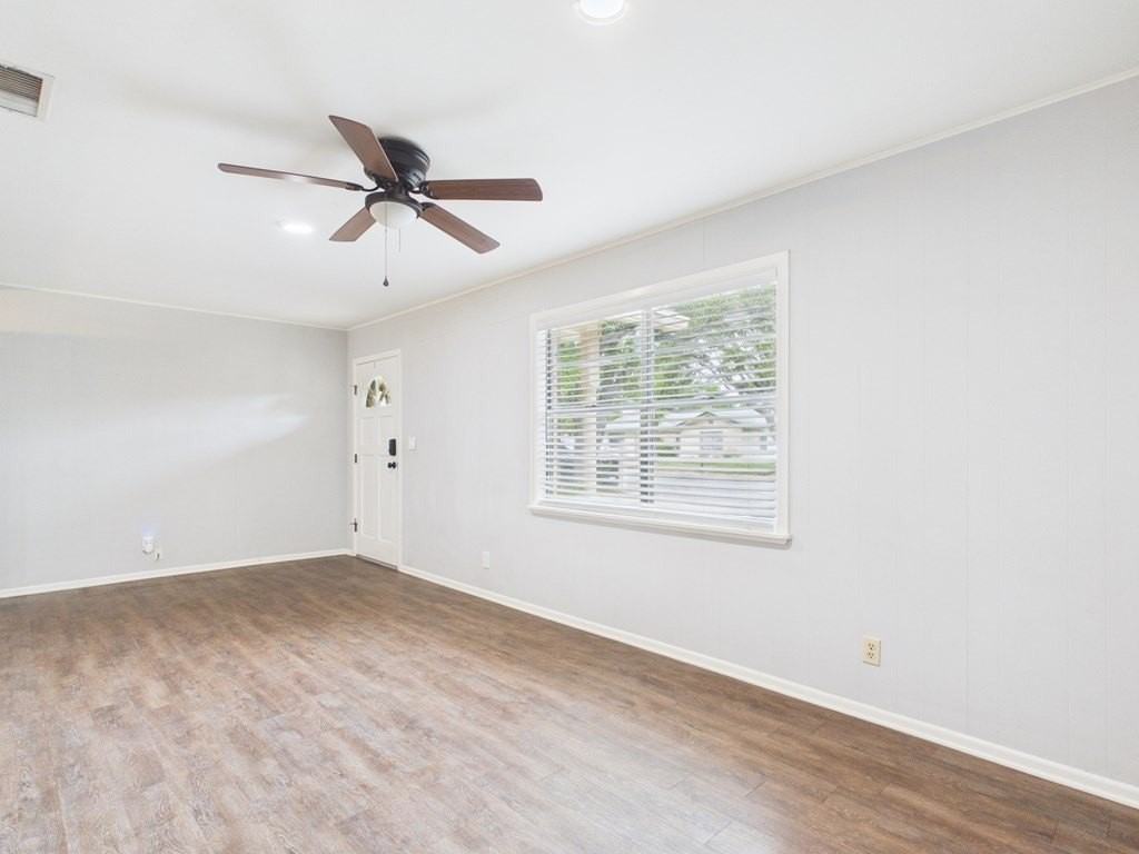 207 Skylark Dr - Photo 3 of 23