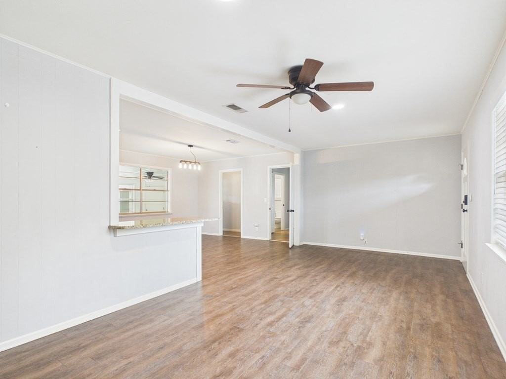 207 Skylark Dr - Photo 4 of 23