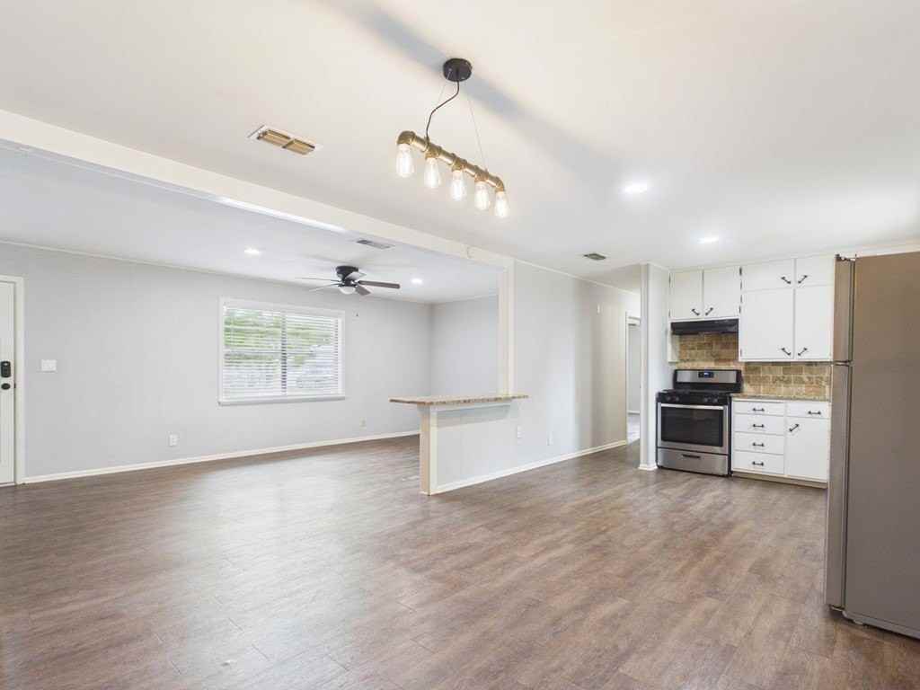 207 Skylark Dr - Photo 5 of 23