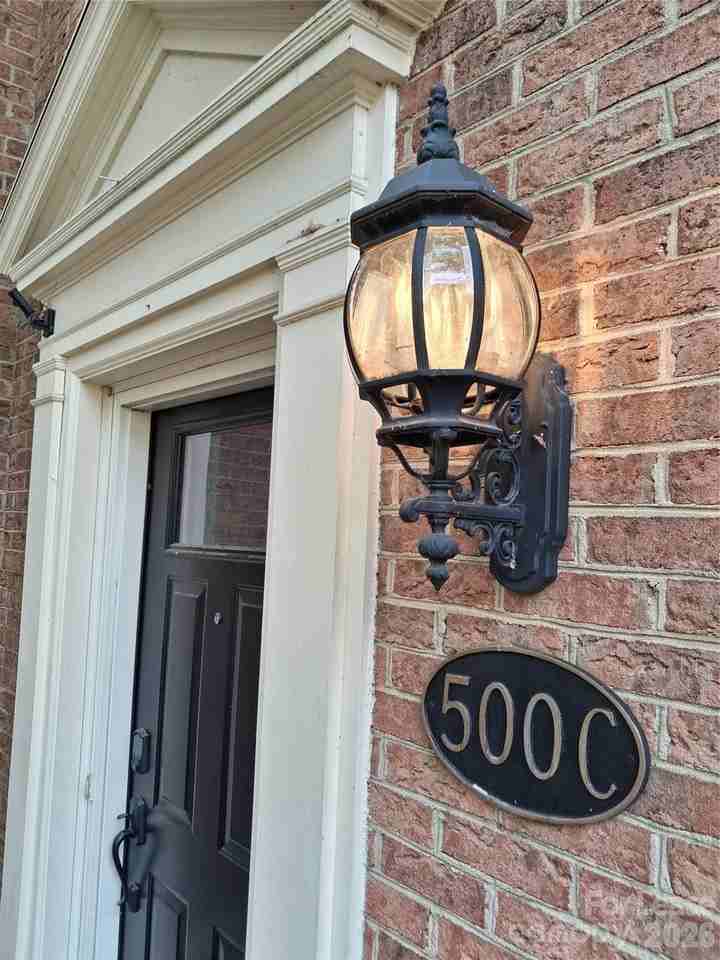 500 N Poplar St #C - Photo 2 of 27