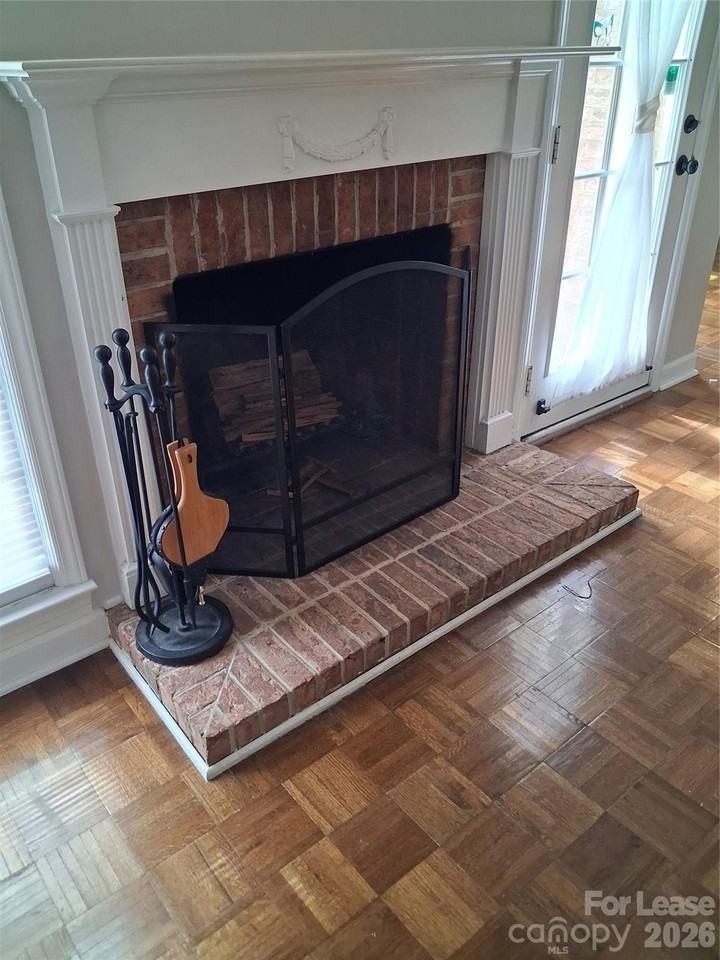 500 N Poplar St #C - Photo 5 of 27