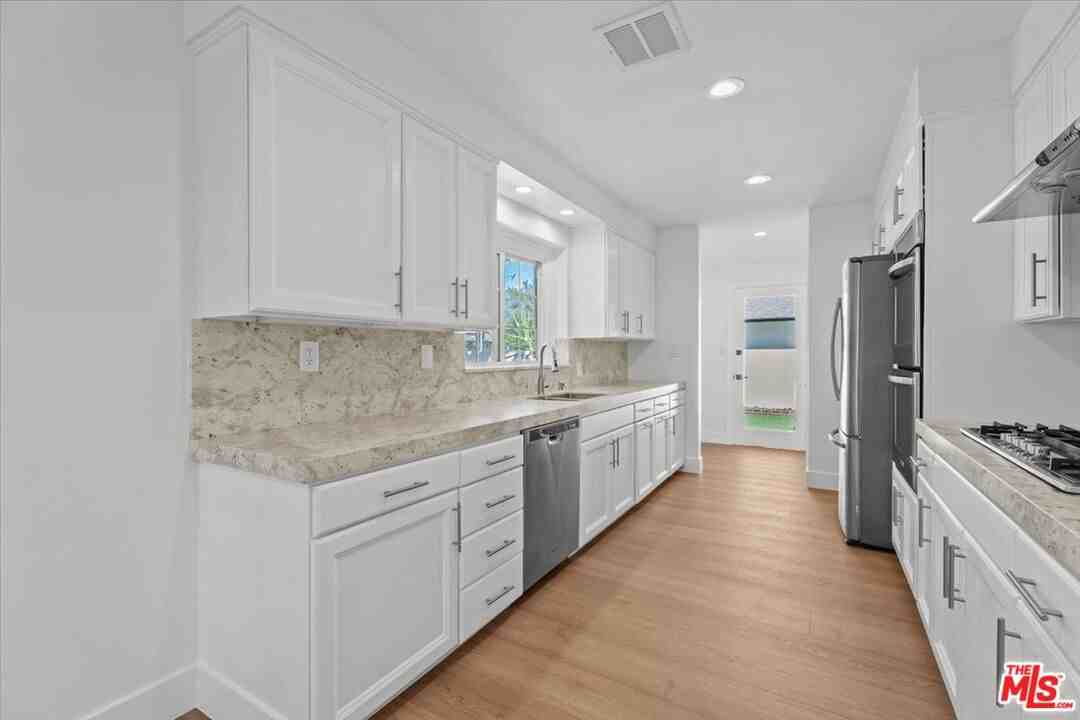 12423 Martha St - Photo 3 of 8