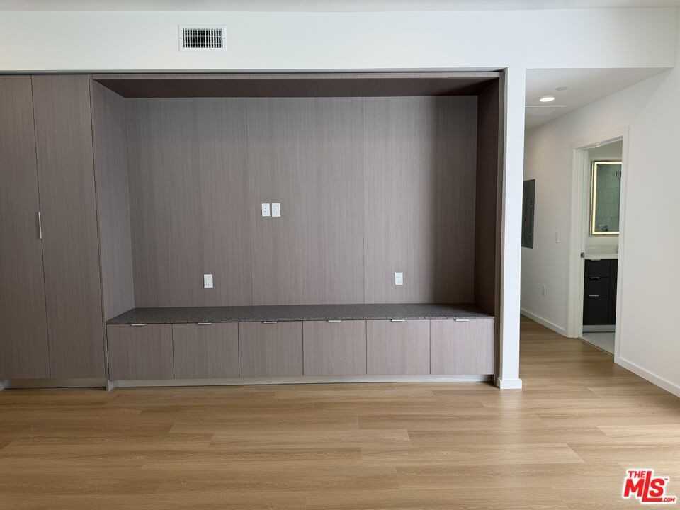 5119 Colfax Ave #304 - Photo 4 of 8