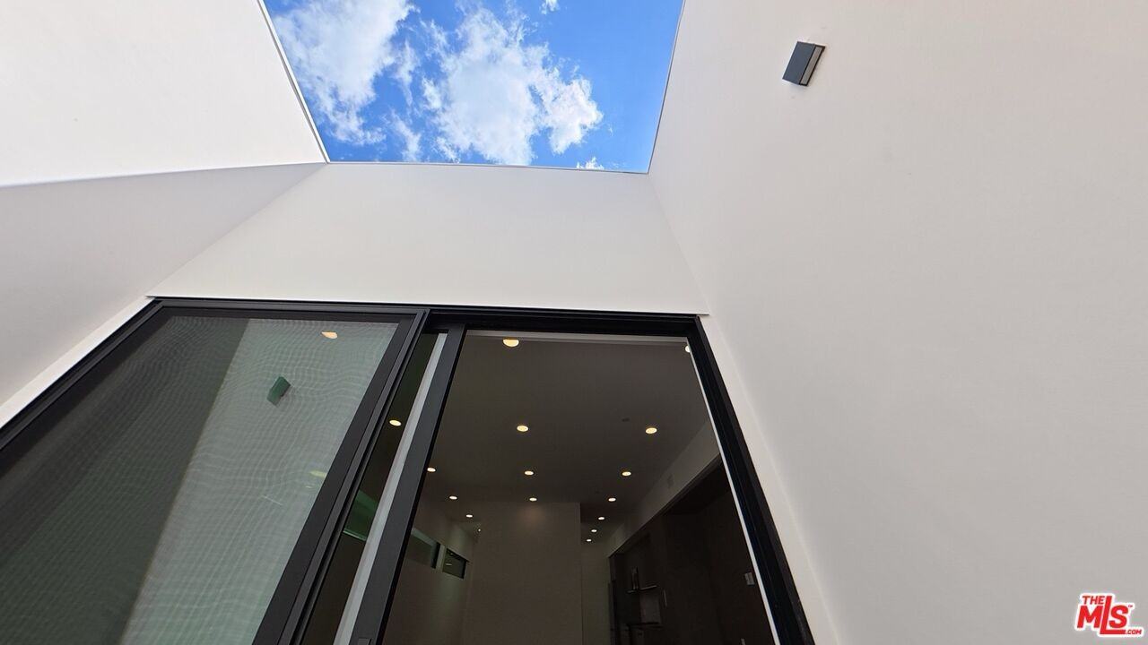 5119 Colfax Ave #304 - Photo 6 of 8