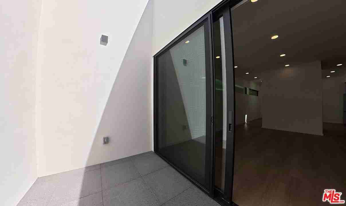 5119 Colfax Ave #304 - Photo 7 of 8