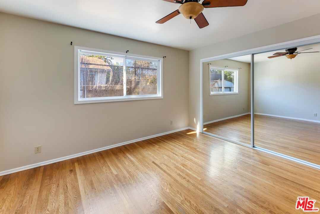 13429 Cantara St - Photo 2 of 8