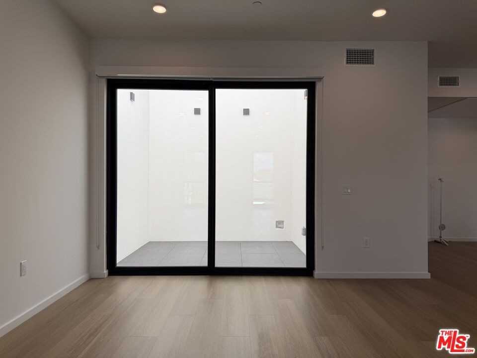 5119 Colfax Ave #301 - Photo 7 of 8