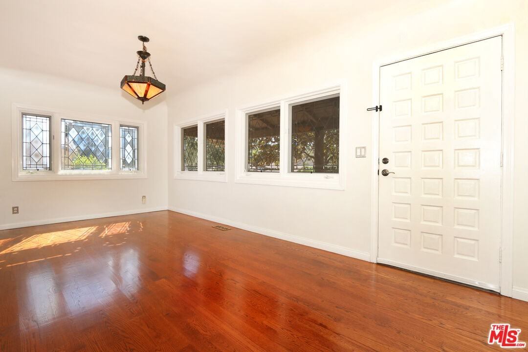 1609 Capistrano Ave - Photo 2 of 4