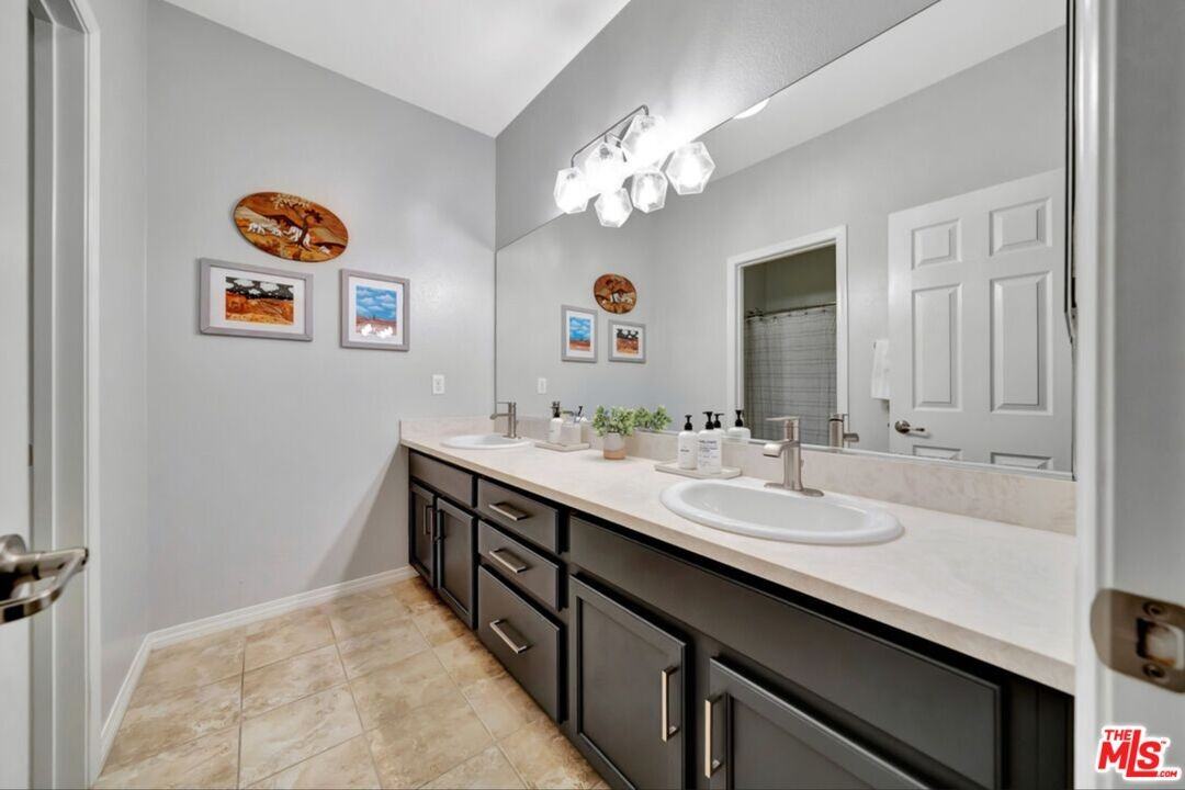 28667 Pietro Dr - Photo 3 of 8