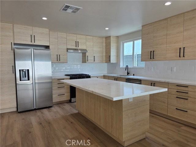 17103 Kingsbury St - Photo 6 of 8