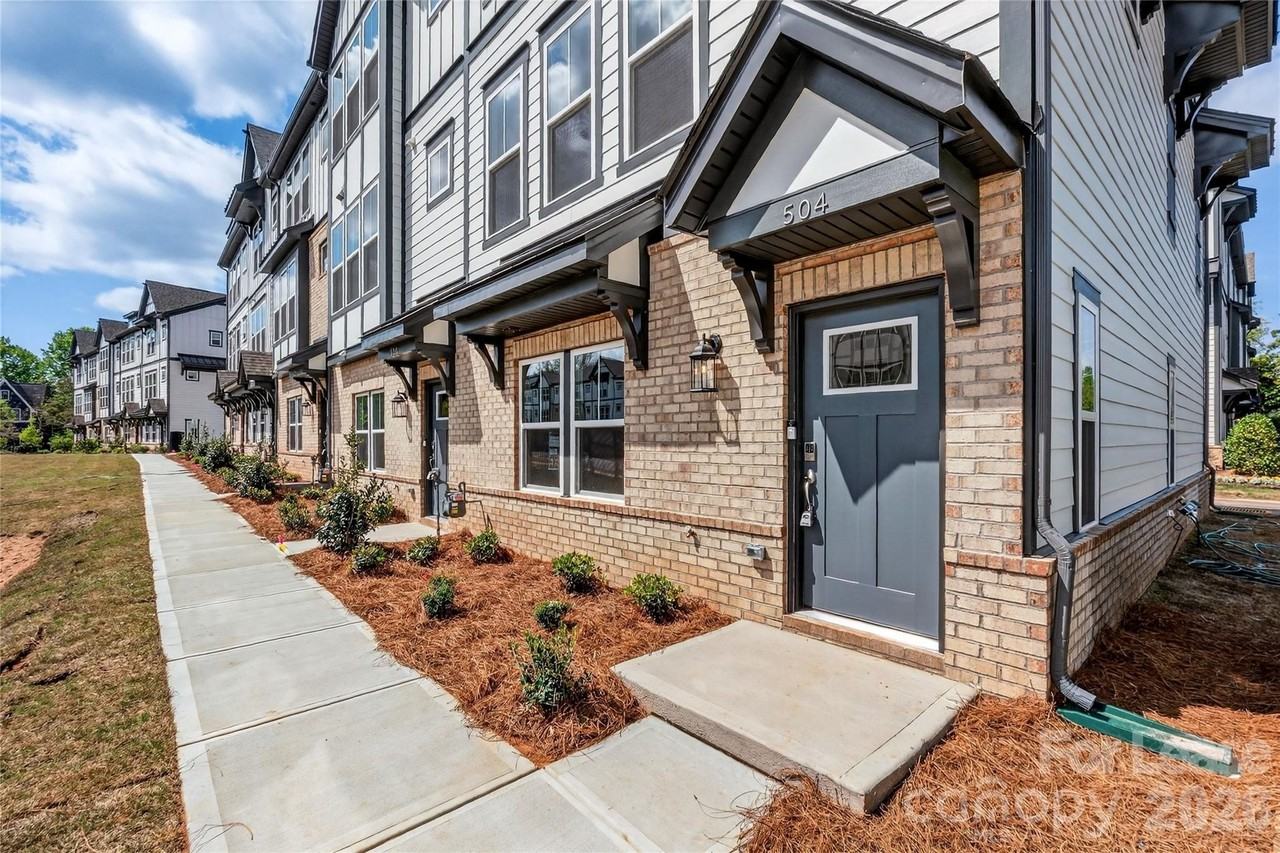 504 Annie Lowery Way - Photo 4 of 47