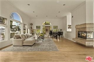 3780 1/2 Multiview Dr - Photo 3 of 8