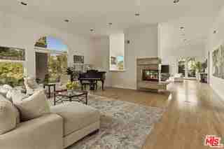 3780 1/2 Multiview Dr - Photo 5 of 8