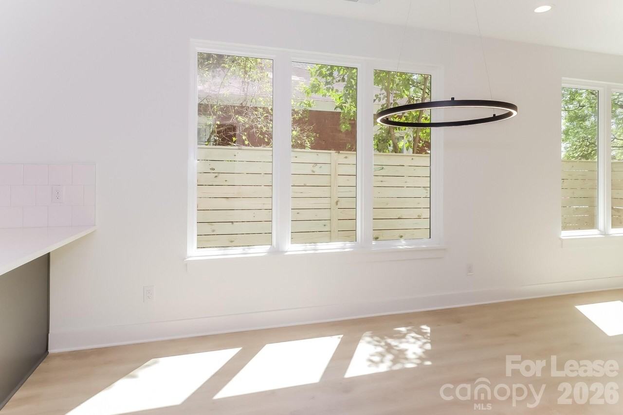 422 Sylvania Ave #A - Photo 7 of 19