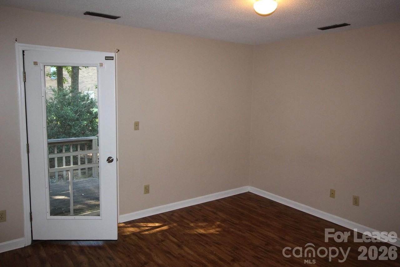 72 Windwood Dr - Photo 4 of 10