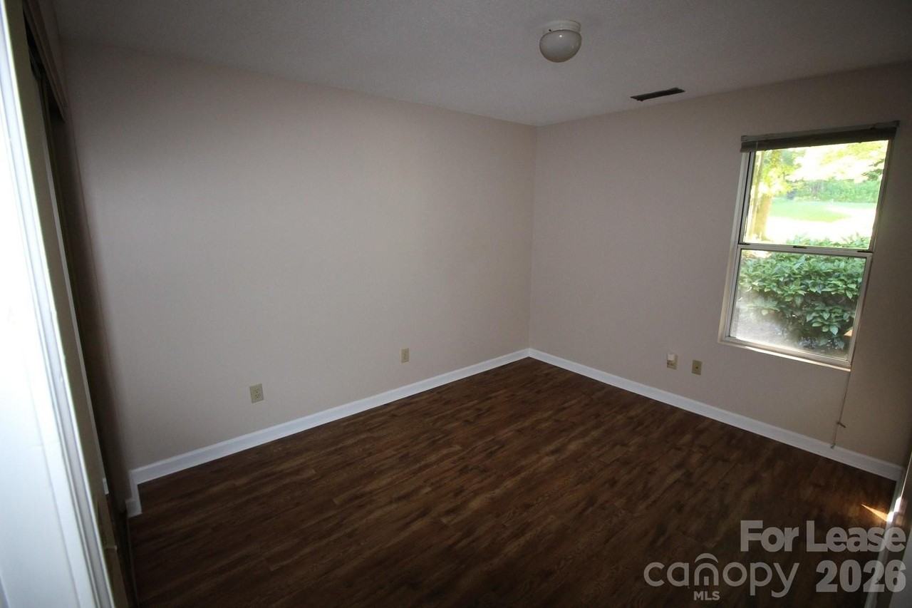 72 Windwood Dr - Photo 7 of 10