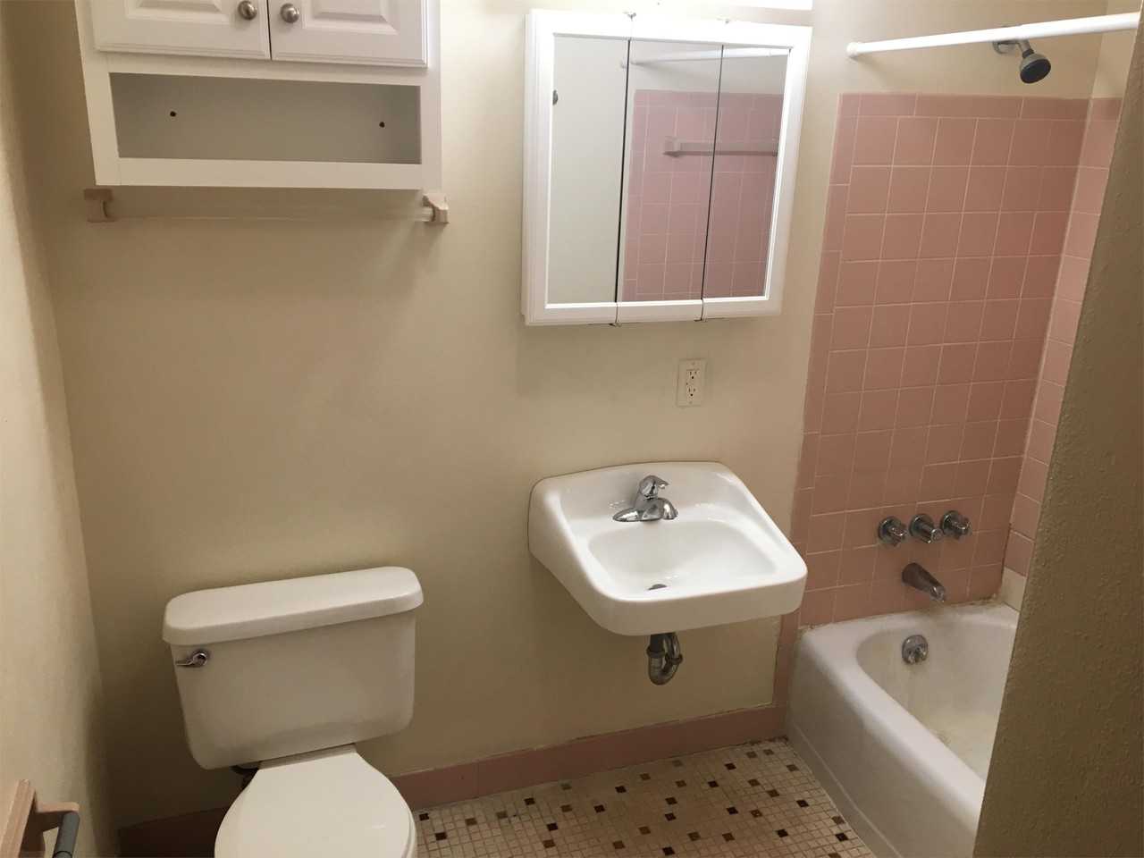 430 Harrison Ave #201 - Photo 4 of 8