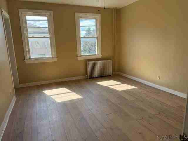 835 Bedford St - Photo 3 of 7