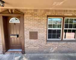 featured image of 819 W Matthews Ave