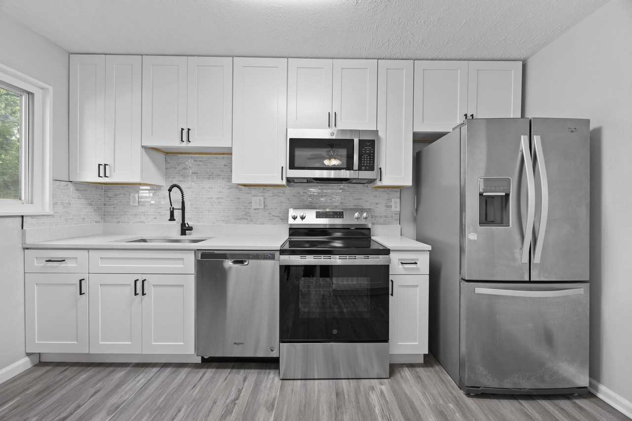 Kipling Pkwy - Photo 3 of 12