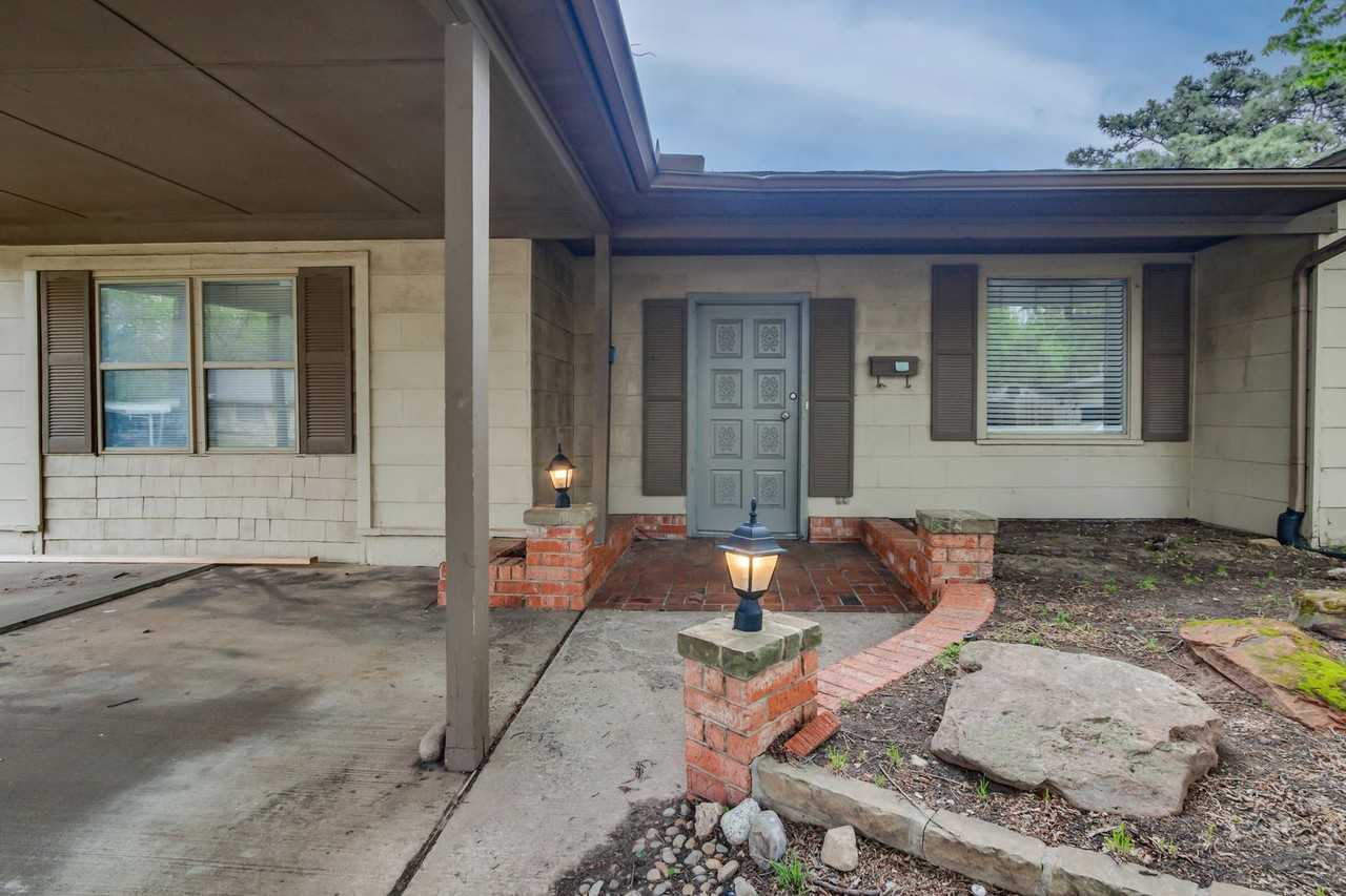 6017 Nw 56th St - Photo 2 of 50