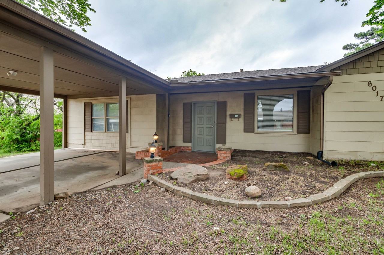 6017 Nw 56th St - Photo 4 of 50