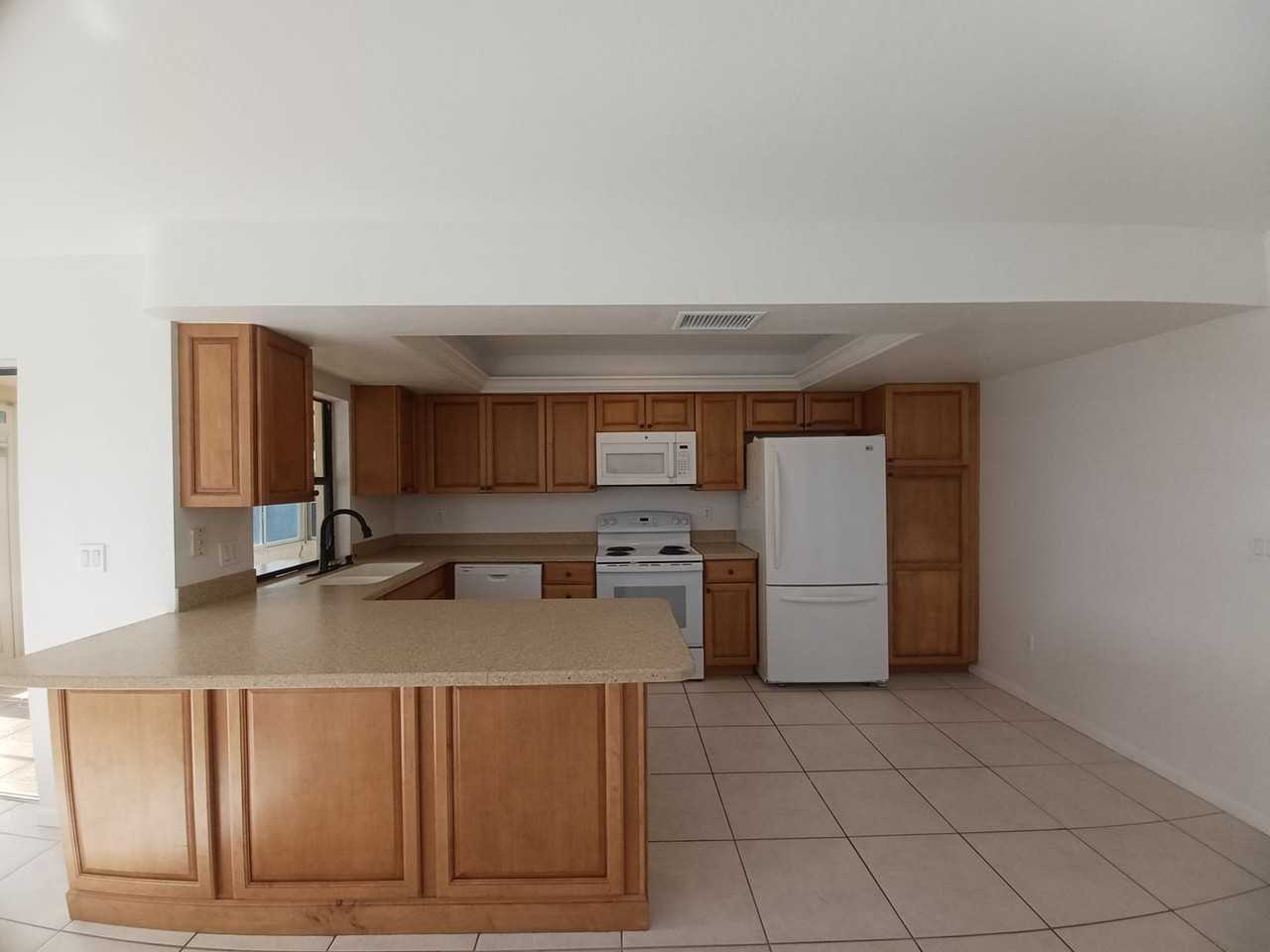 3305 Sw 7th Pl - Photo 4 of 17