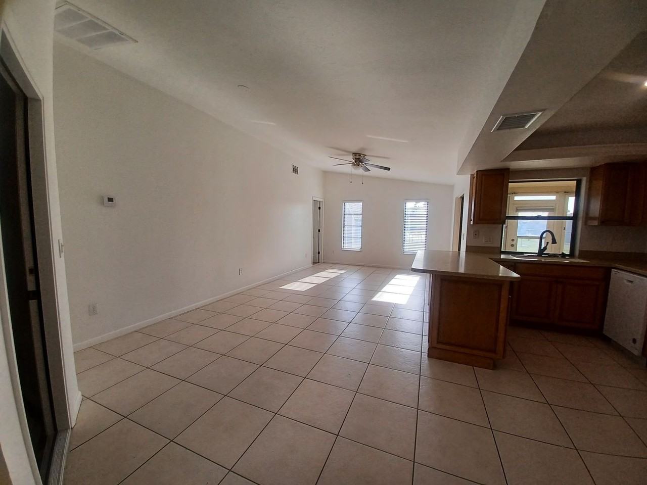 3305 Sw 7th Pl - Photo 5 of 17