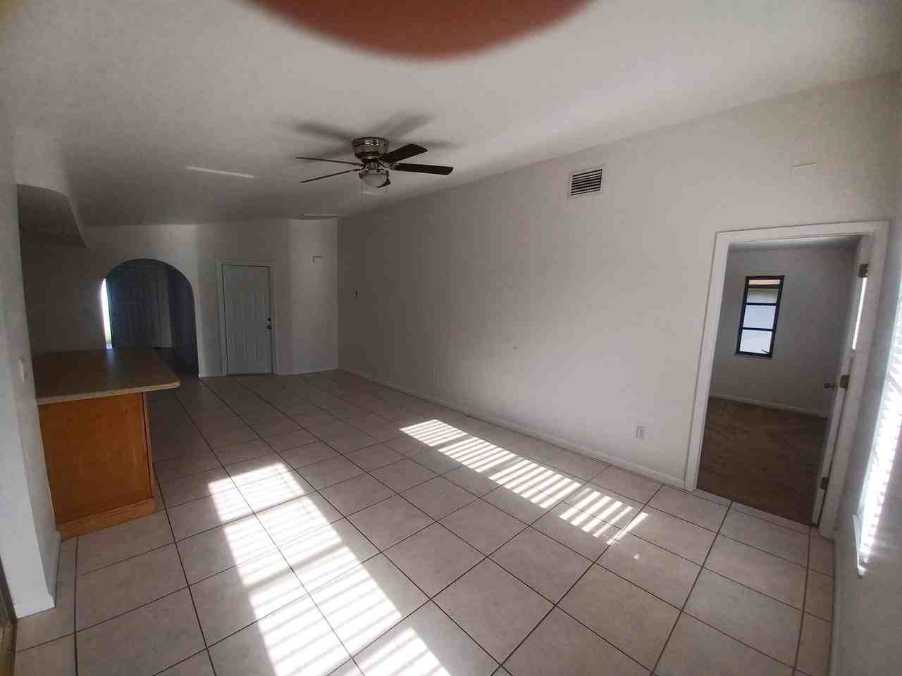 3305 Sw 7th Pl - Photo 6 of 17