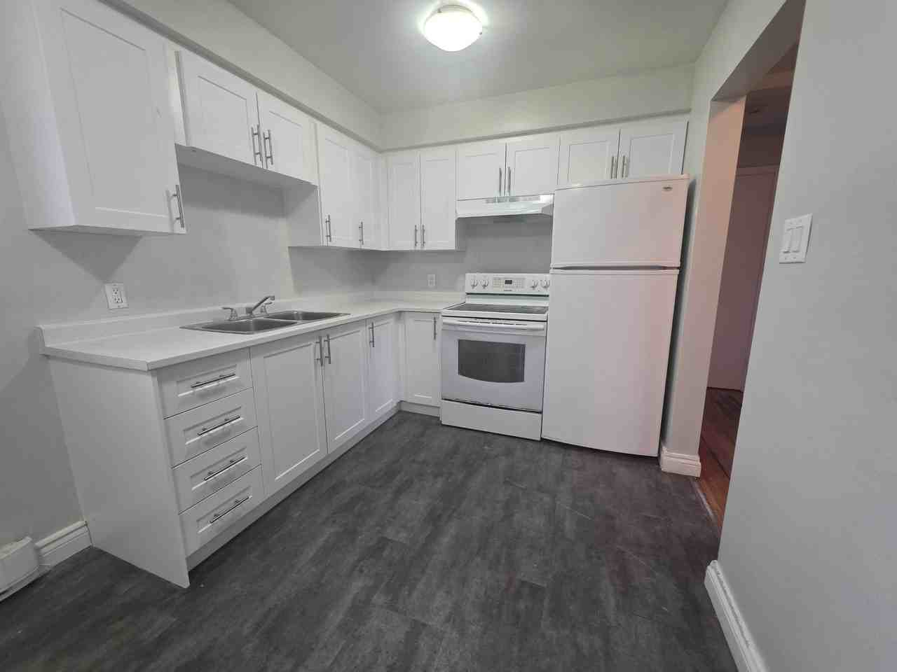 672 Division St #3 - Photo 4 of 10