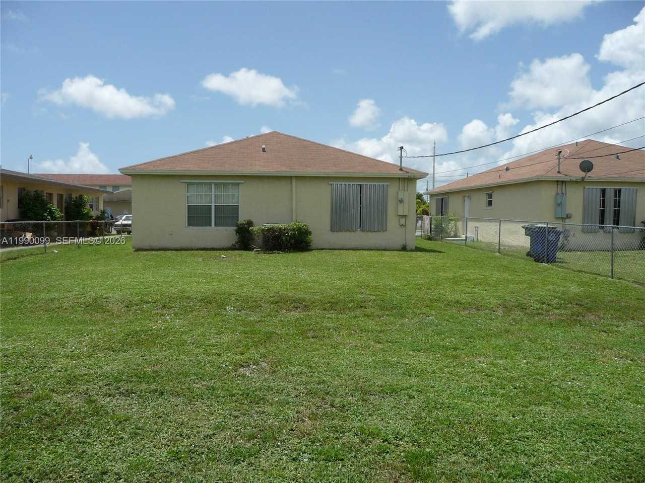 841 Northwest 10th Street - Photo 4 of 10