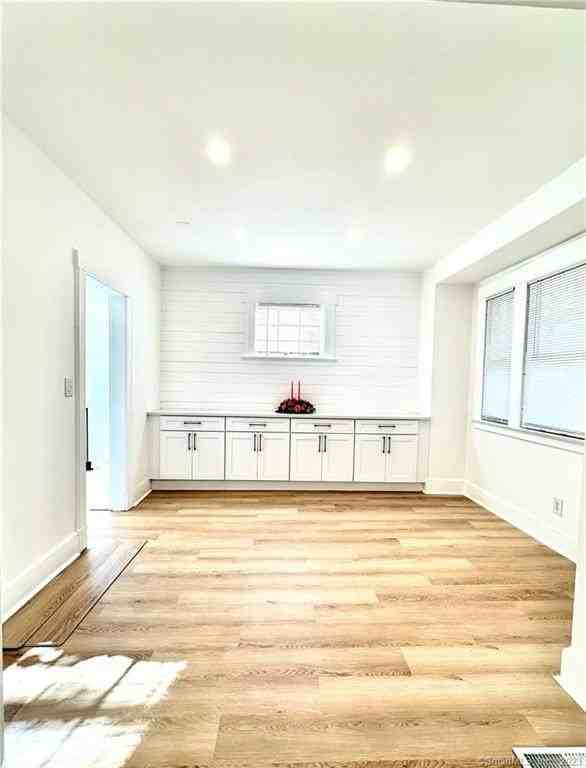 23 Beecher Pl - Photo 6 of 20