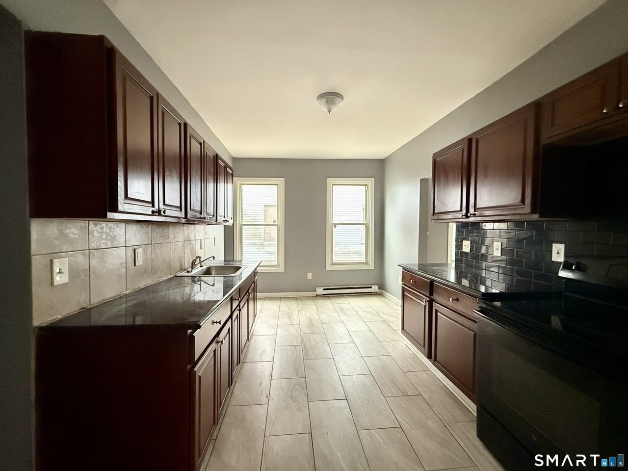 72 Burton St - Photo 5 of 14
