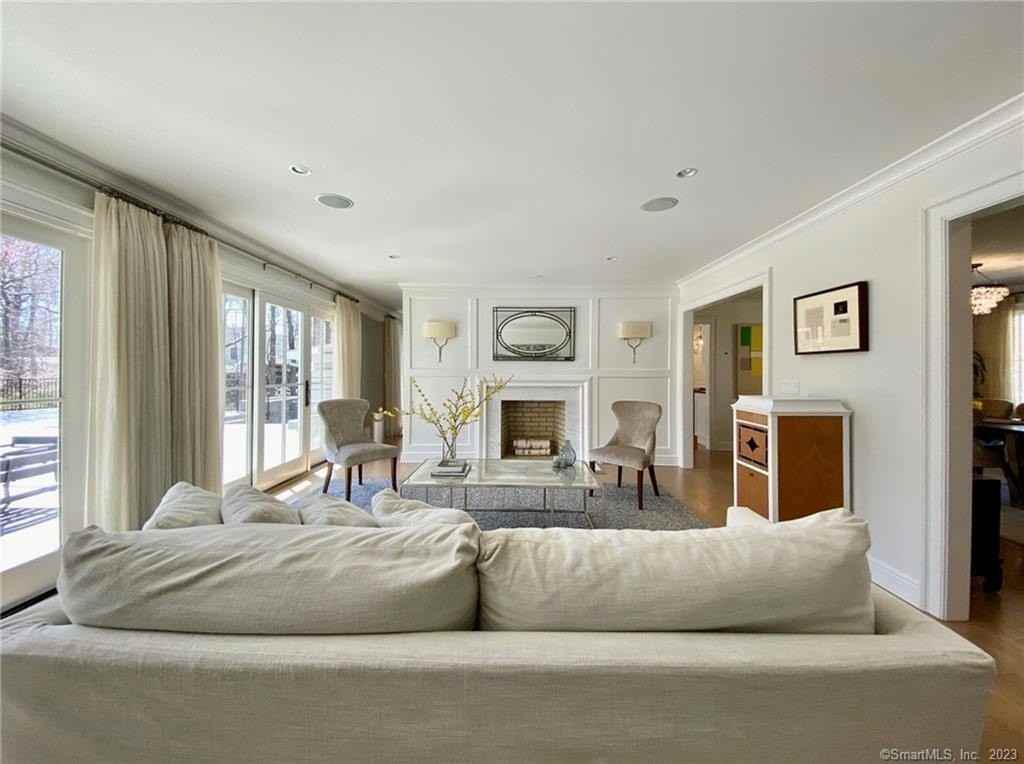 7 Whaling Rd - Photo 4 of 34