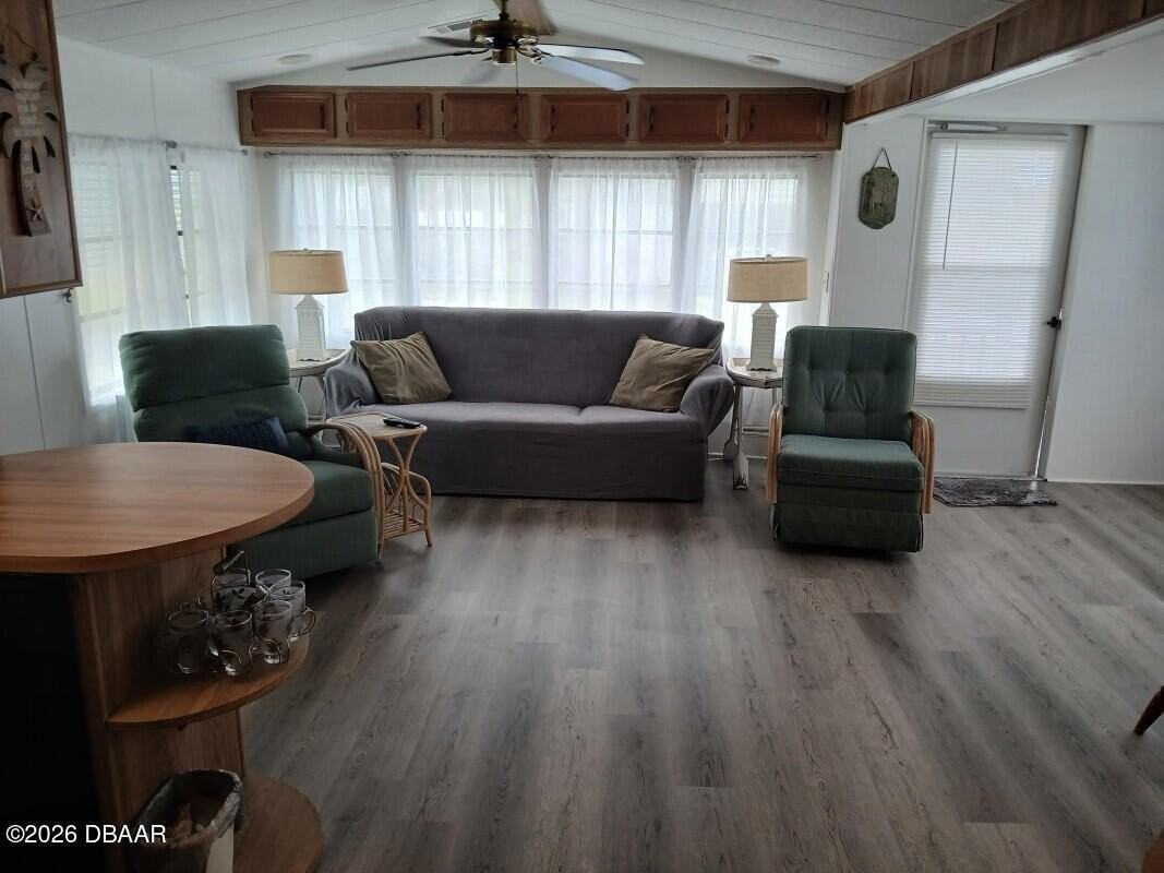 94 Eagle Pt S - Photo 2 of 2