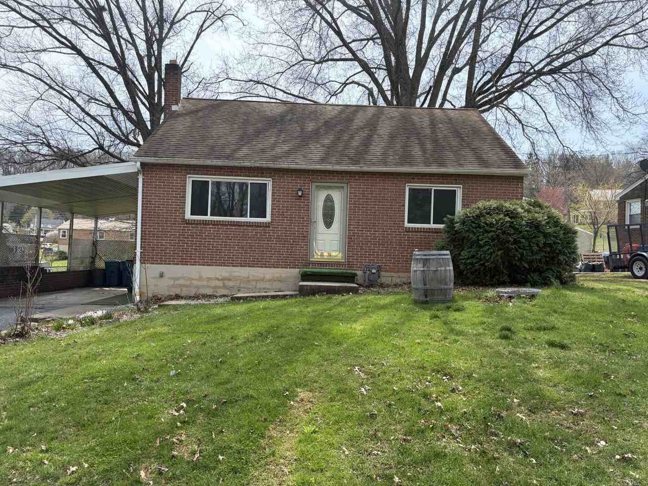 741 York St #1 - Photo 2 of 9