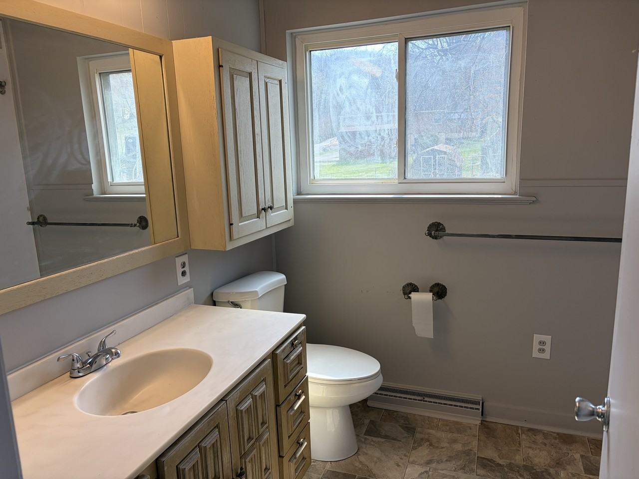 741 York St #1 - Photo 5 of 9