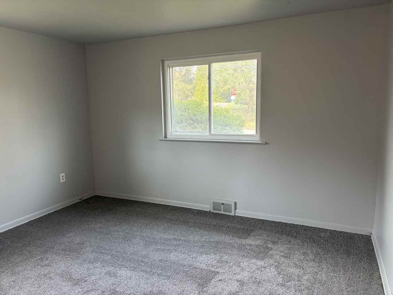 741 York St #1 - Photo 7 of 9