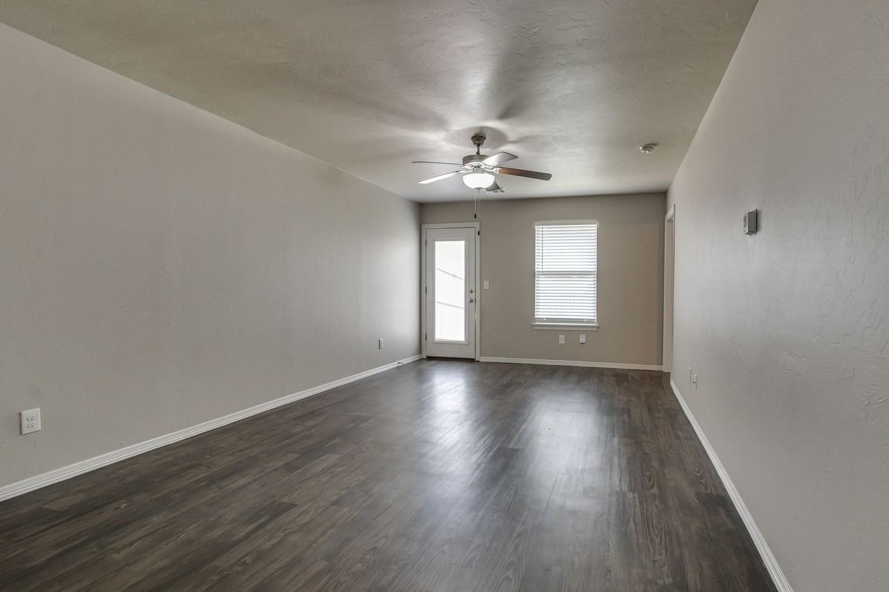 2149 Buena Vida Ln - Photo 5 of 36