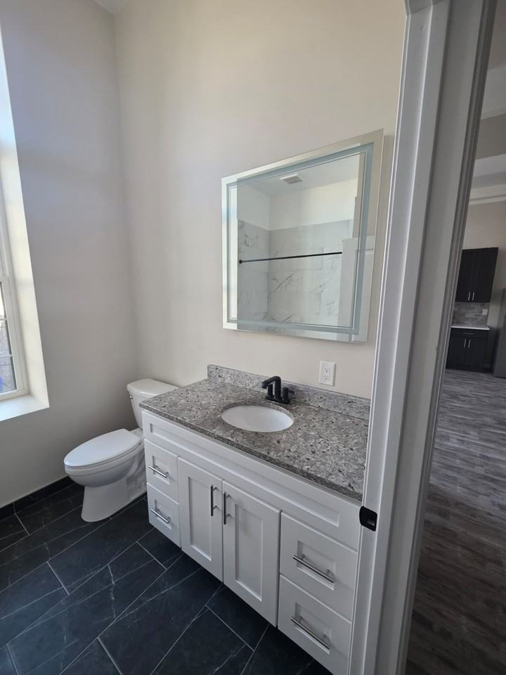 3016 E Thompson St - Photo 2 of 7