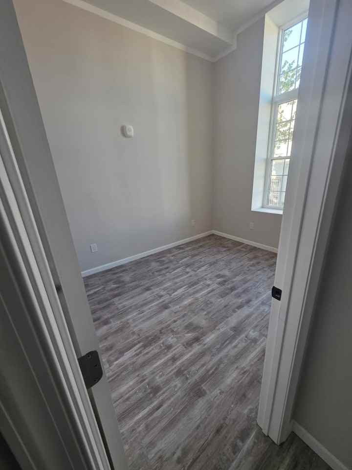 3016 E Thompson St - Photo 4 of 7