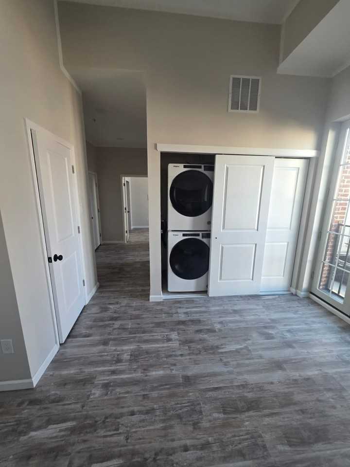 3016 E Thompson St - Photo 5 of 7